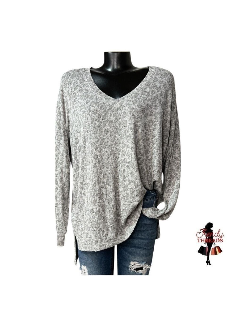 Spirit Jersey NEW Leopard Lightweight Sweater Womens M Oversized Print Soft Top